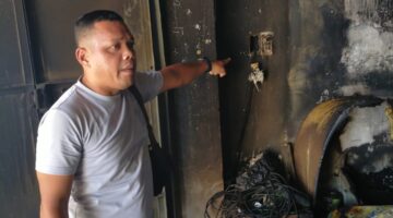 Personel Polsek Bandar Huluan Gerak Cepat Amankan TKP Kebakaran Dahsyat Hanguskan Dua Ruko Prabot dan Elektronik di Perdagangan, Kerugian Capai Rp1,5 Miliar